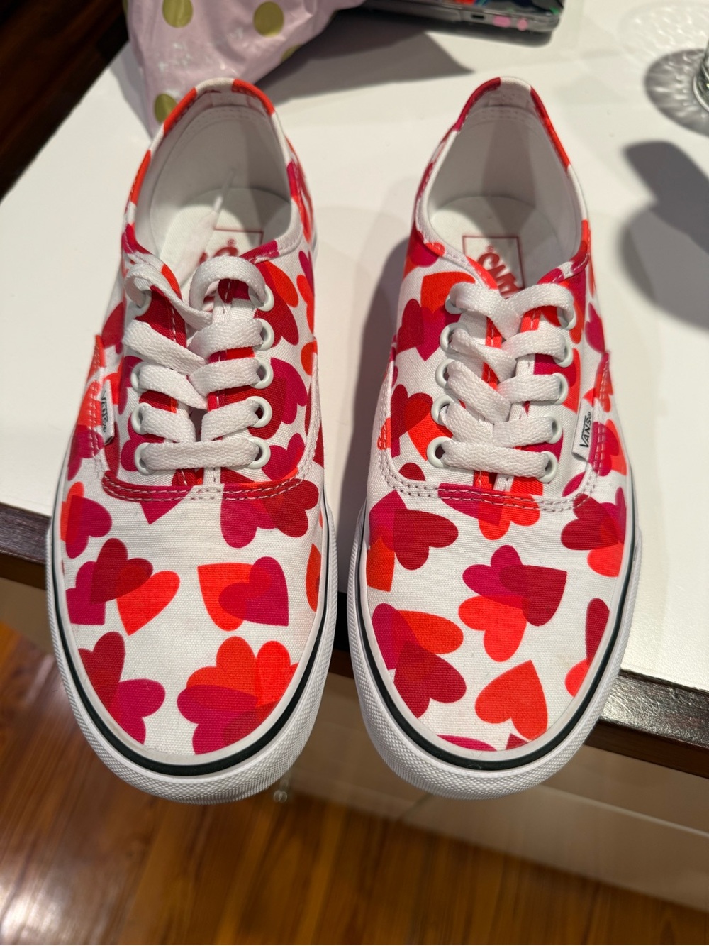 Vans Canvas Sneakers - White with Red Hearts unisex, RUN BIG